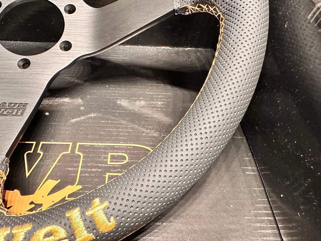 RAUH-Welt 限定ステアリング 219/300