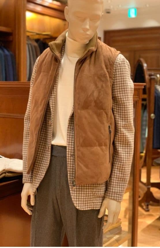 エンメティ ビームス別注スウェードダウンベスト