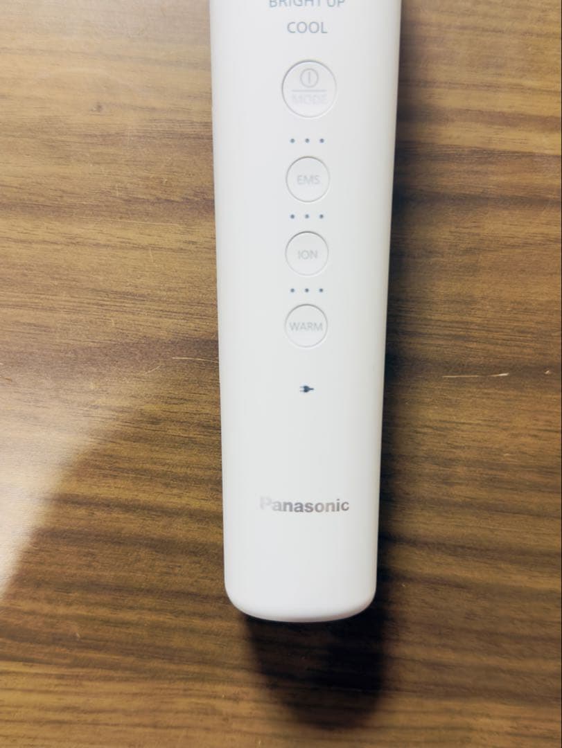 新品パナソニック イオン美顔器 イオンブースト マルチ EX EH-SS85-W