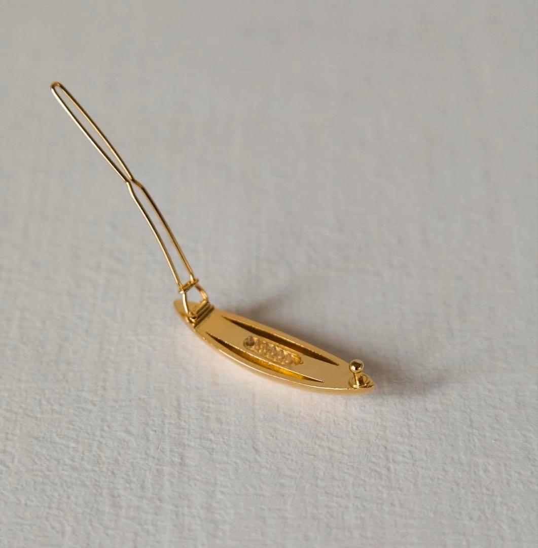 入手困難★コロンとした形が可愛い！LETICIA ヘアピン