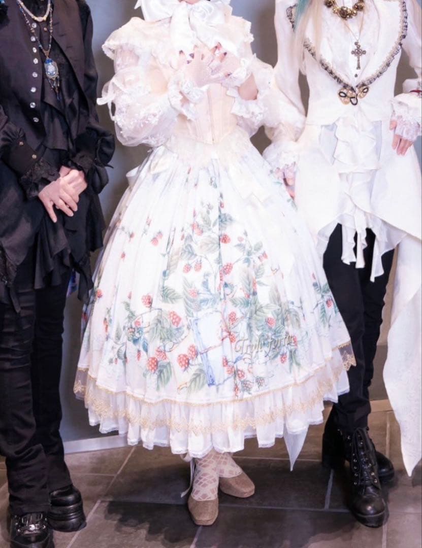 Triple*fortune 野苺のスカート