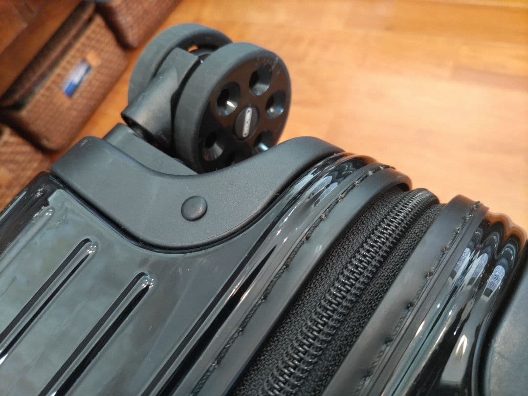 【極美品】★リモワRIMOWA★サルサデラックス★63リットル★グロスブラック★