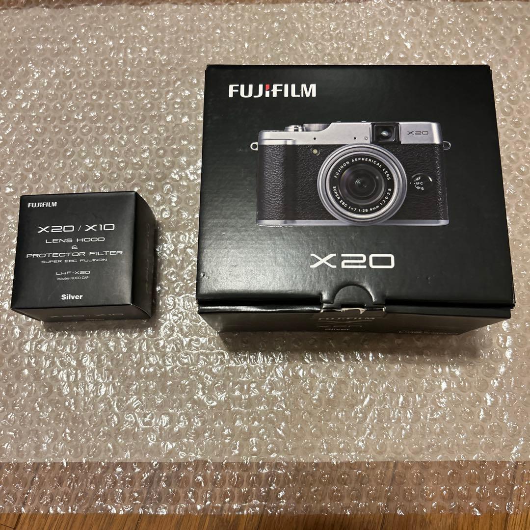 超美品　Fujifilm X20 コンパクトデジタルカメラ　シルバー
