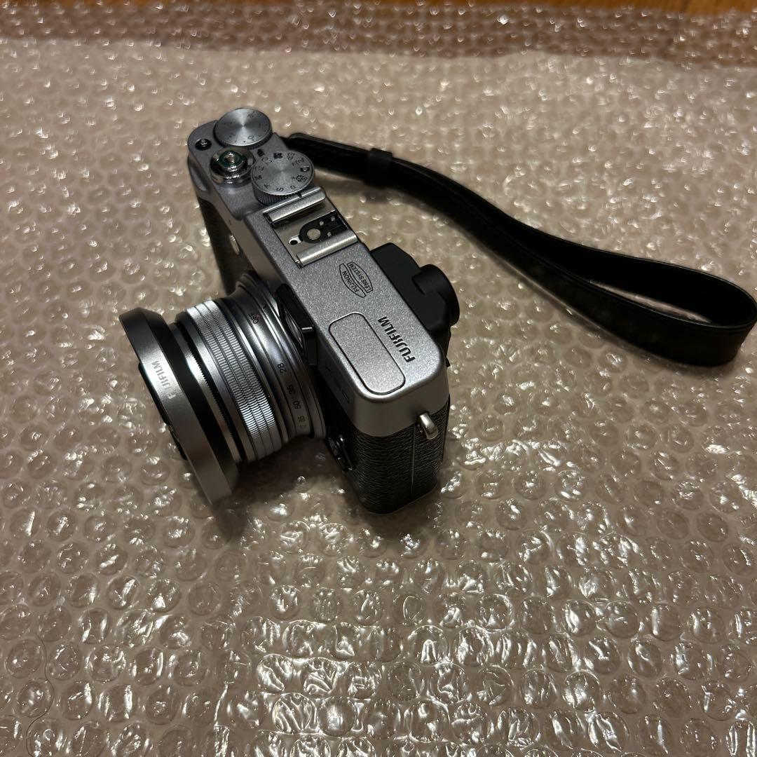 超美品　Fujifilm X20 コンパクトデジタルカメラ　シルバー