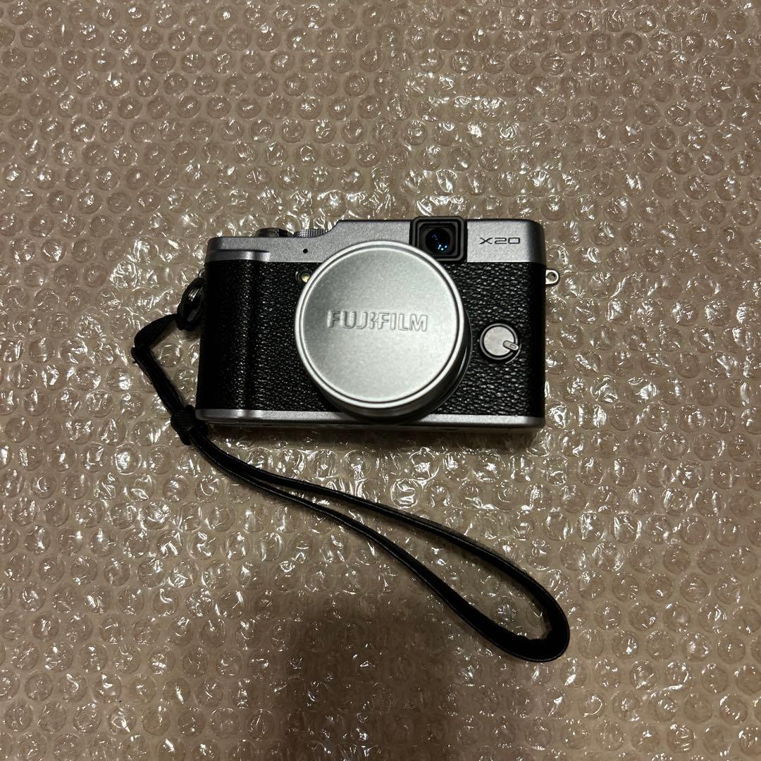超美品　Fujifilm X20 コンパクトデジタルカメラ　シルバー