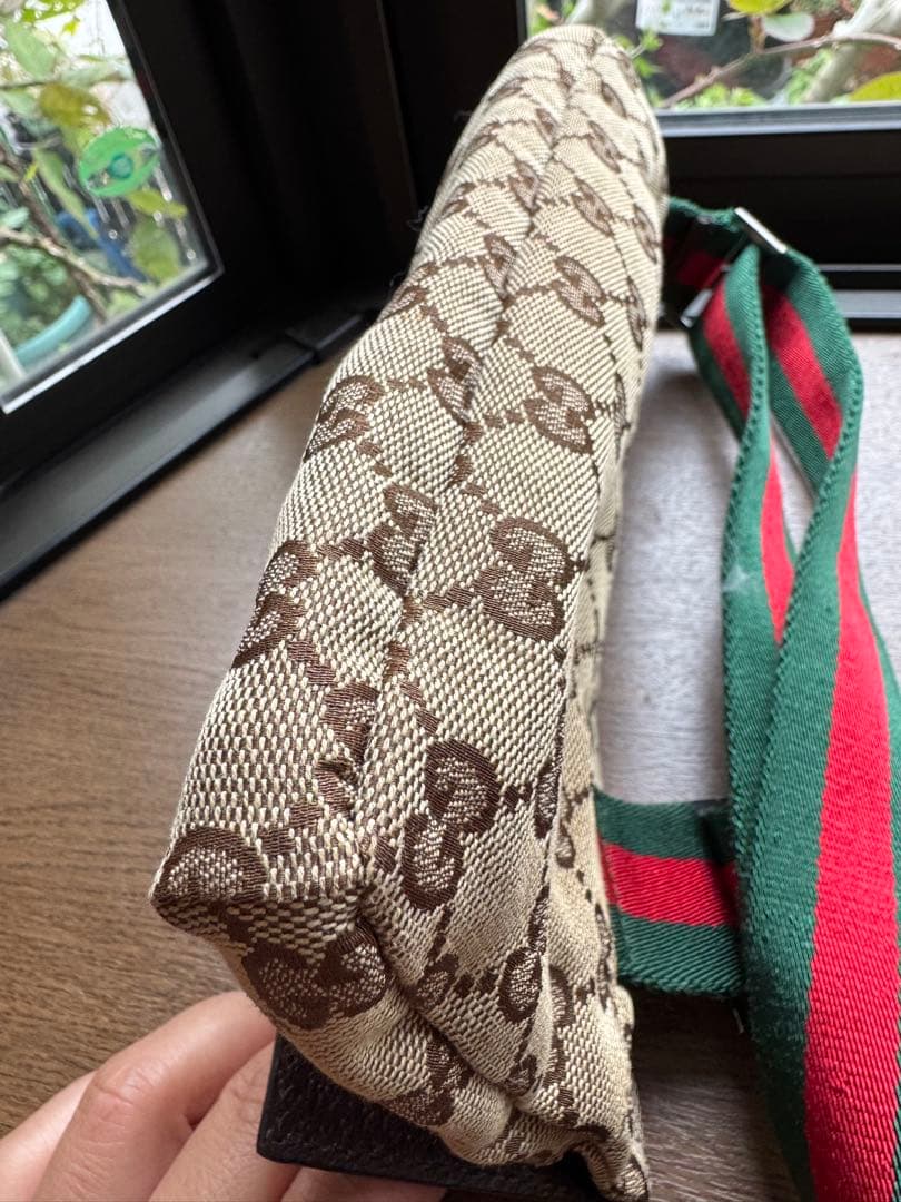 Gucci GGパターン ボディバッグ