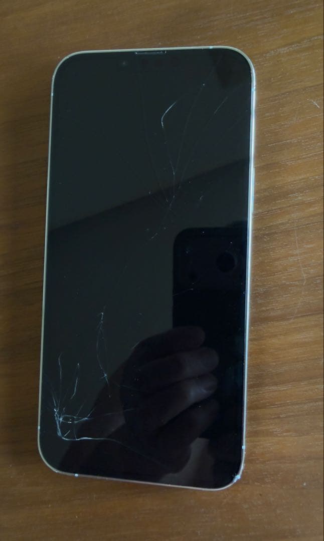 iPhone13 Pro Max 128GB シルバー SIMフリー　画面割れ