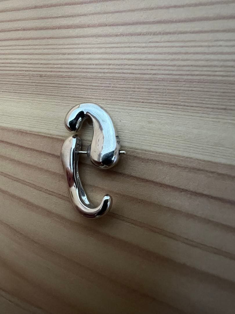 Ete ウェーブ フローピアス フロウ　エテ　シルバー　片耳ピアス