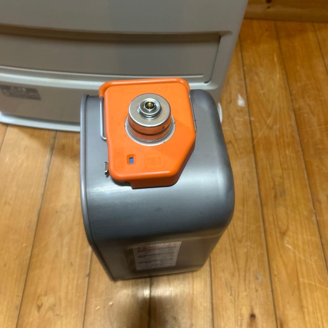 ￼￼￼シャッター式コロナ石油ファンヒータ －FH-EX4611BY 2011年製