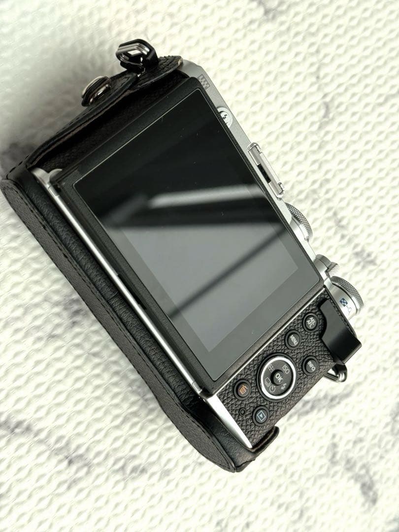 【美品】OLYMPUS PEN E-P7 EZ ボディのみ