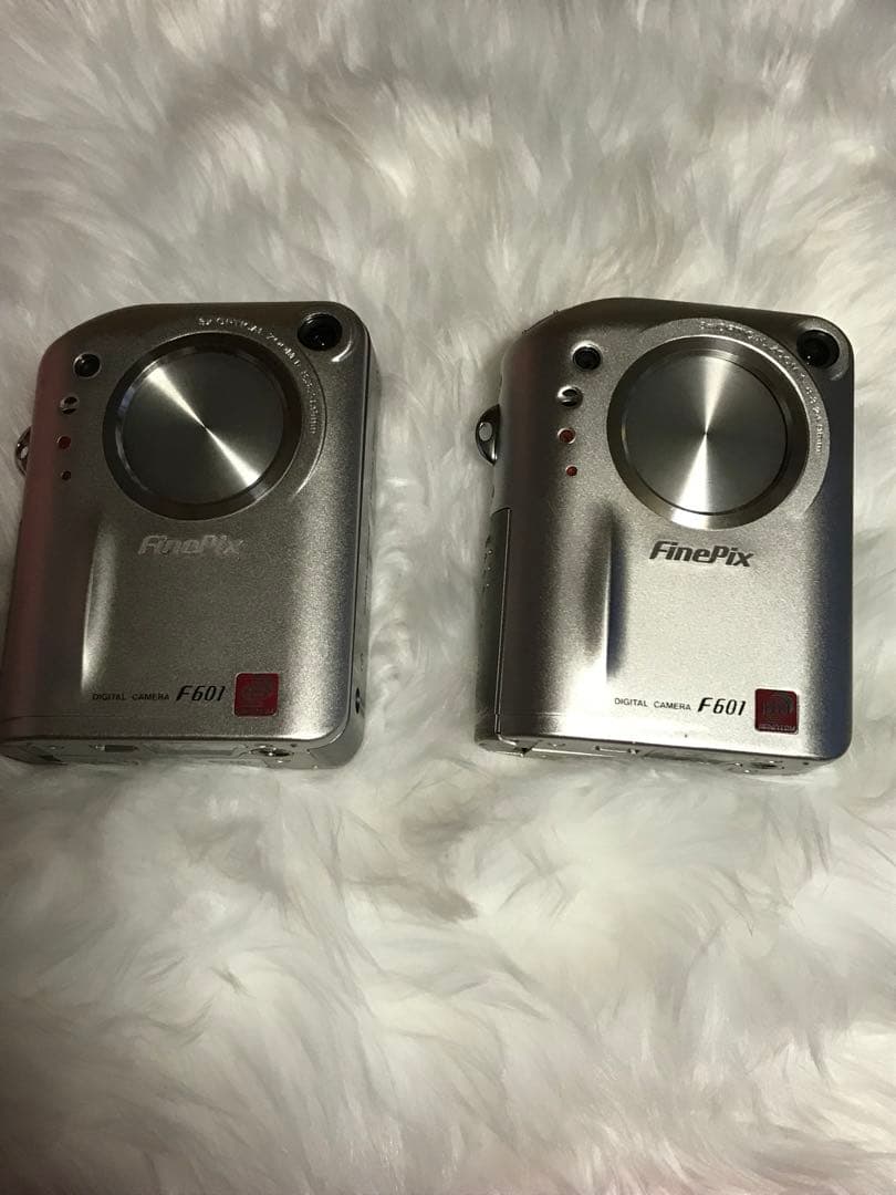Fujifilm finepix F601 コンパクトデジタルカメラ 2台セット