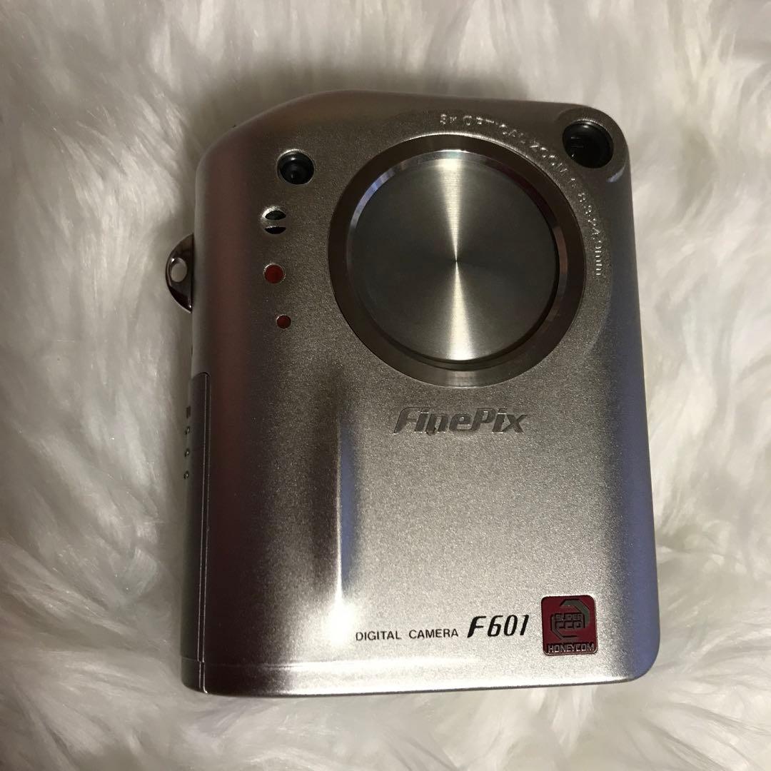 Fujifilm finepix F601 コンパクトデジタルカメラ 2台セット