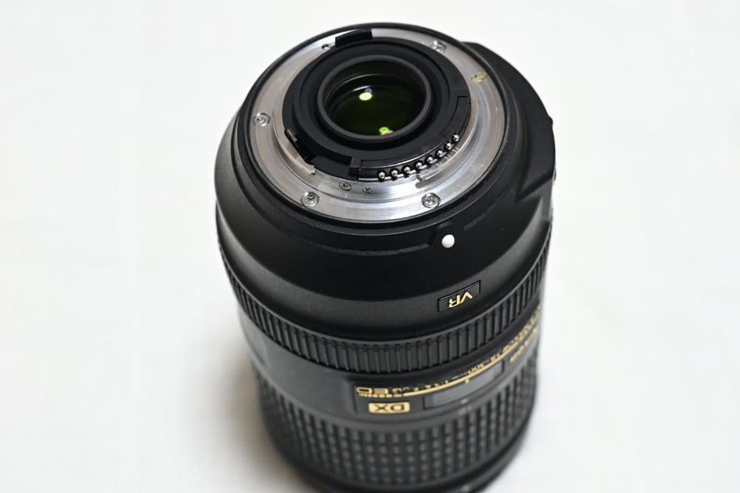 Nikon AF-S DX 18-300mm VR ズームレンズ