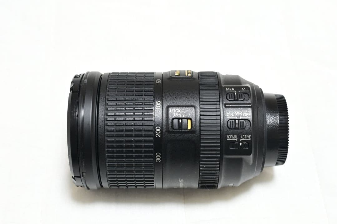 Nikon AF-S DX 18-300mm VR ズームレンズ