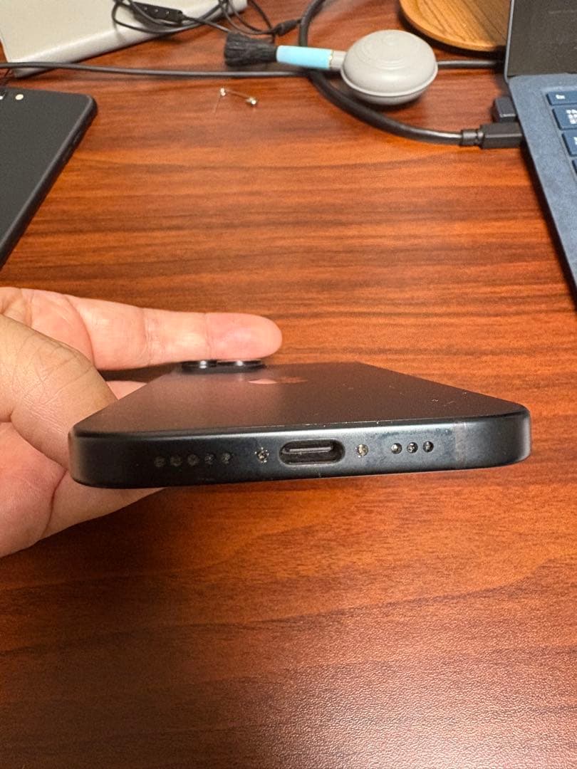 【美品】iPhone15 ブラック 256GB SIMフリー（シャッター音なし）