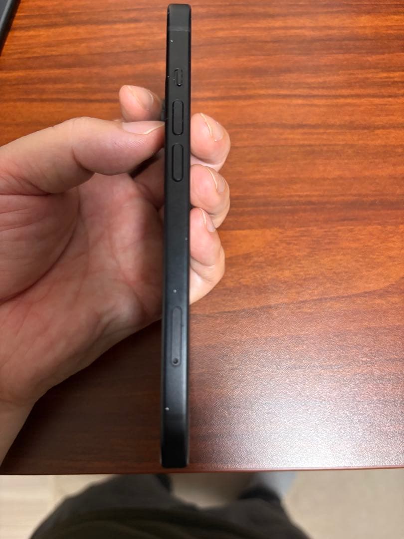 【美品】iPhone15 ブラック 256GB SIMフリー（シャッター音なし）