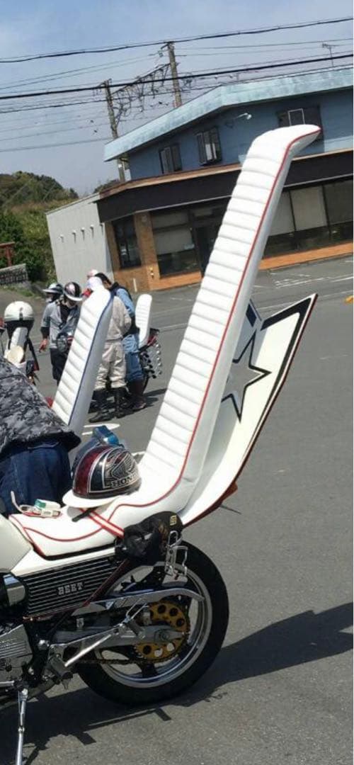 cbx400f バケ三段シート