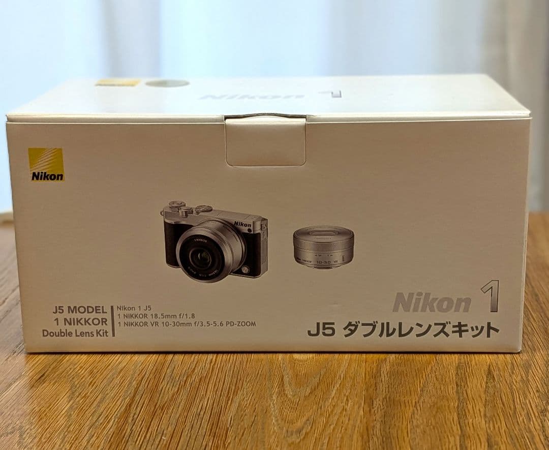 Nikon 1 J5 ダブルレンズキット(箱あり)