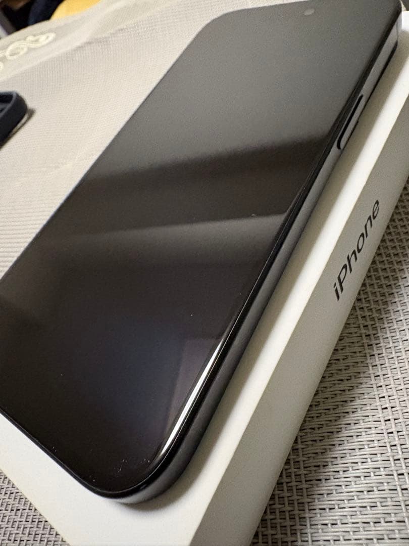 【バッテリー97%】iPhone15 128GB SIMフリー 黒 ＋ ケース