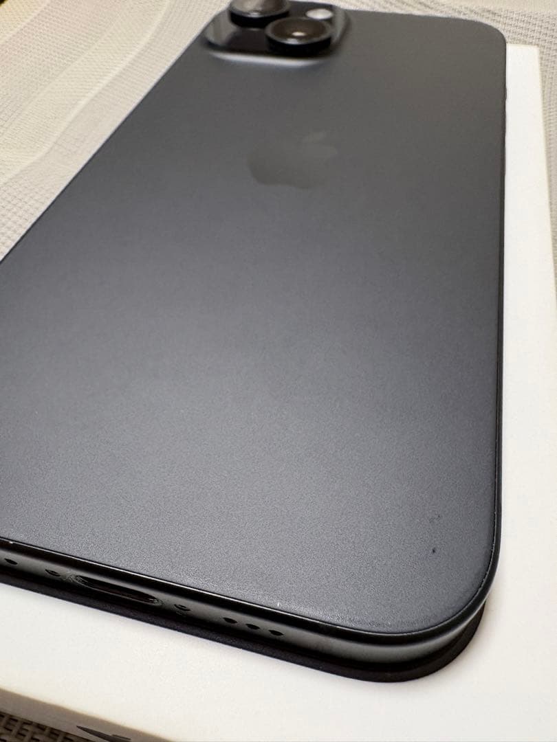 【バッテリー97%】iPhone15 128GB SIMフリー 黒 ＋ ケース