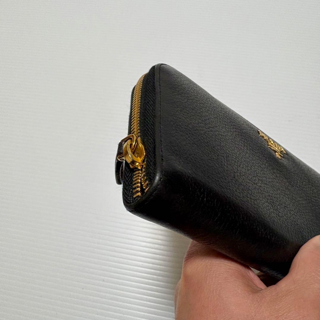 プラダ　PRADA 財布　長財布　ラウンドファスナー