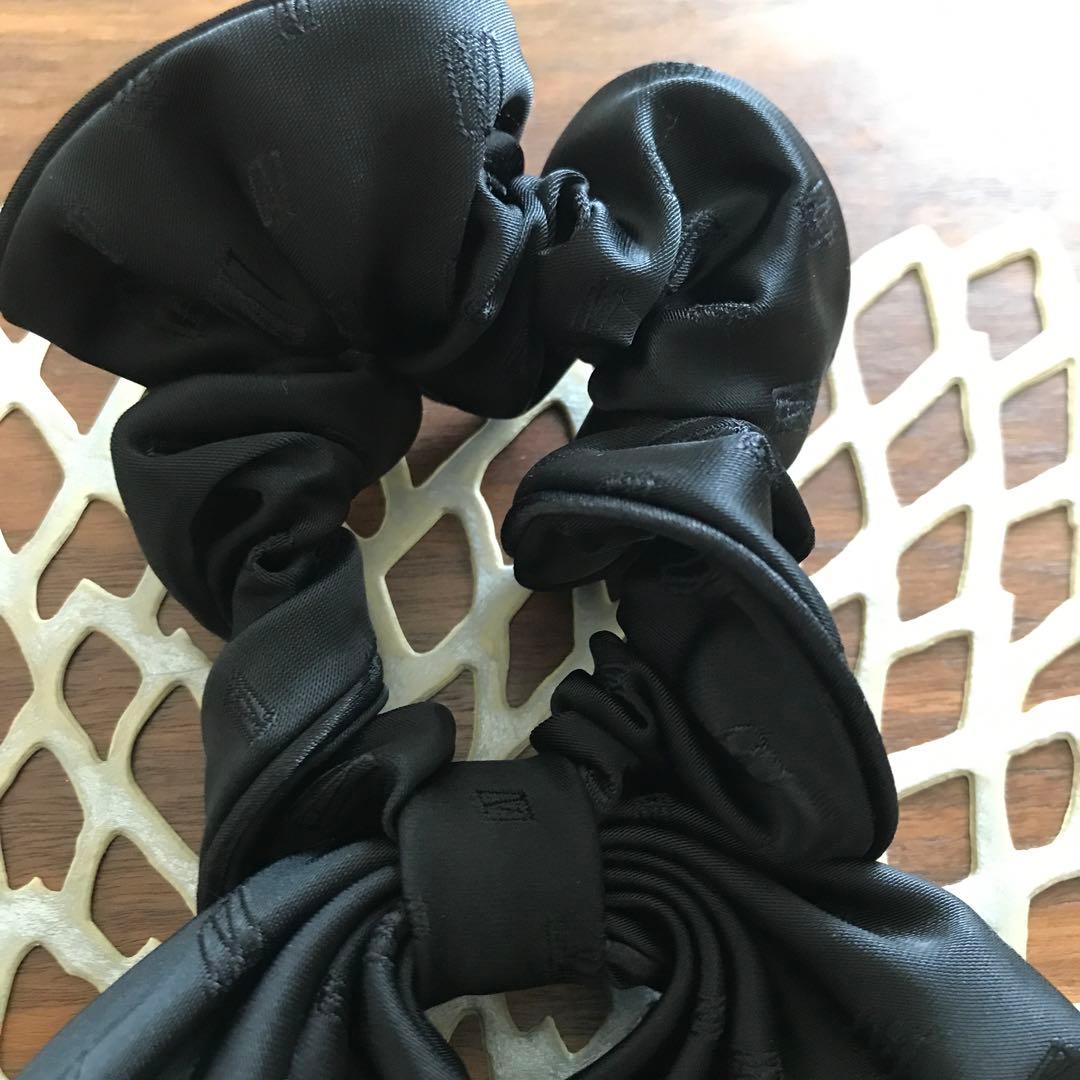 MT様　アレクサンドルドゥパリ黒 リボンシュシュ