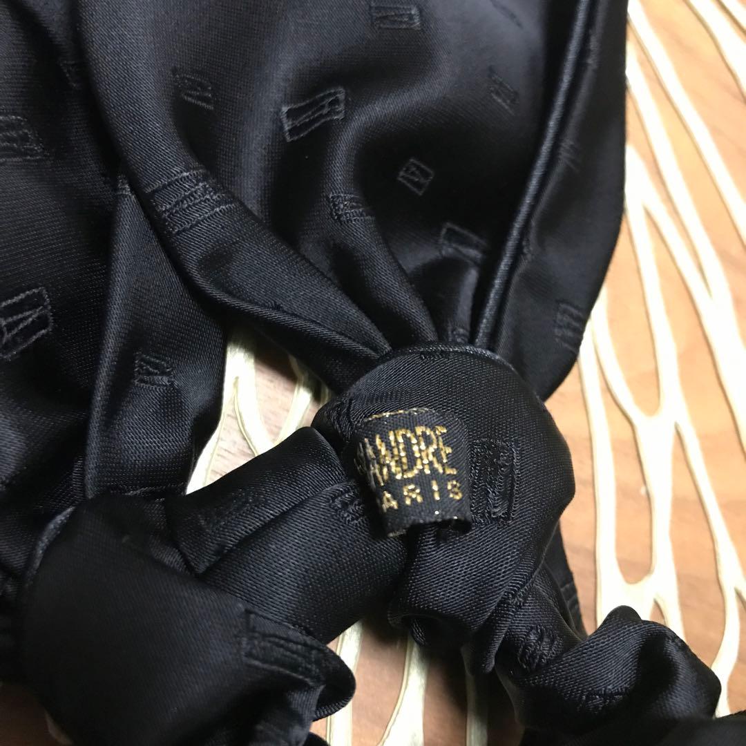 MT様　アレクサンドルドゥパリ黒 リボンシュシュ