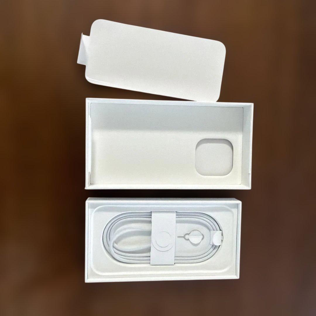 美品！　Apple iPhone 16Pro ホワイト 本体　256GB