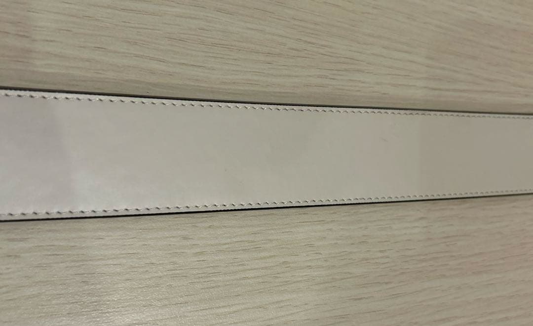 ルイヴィトン　新品ベルトLVバックル　リバーシブル　ホワイト　ブラック