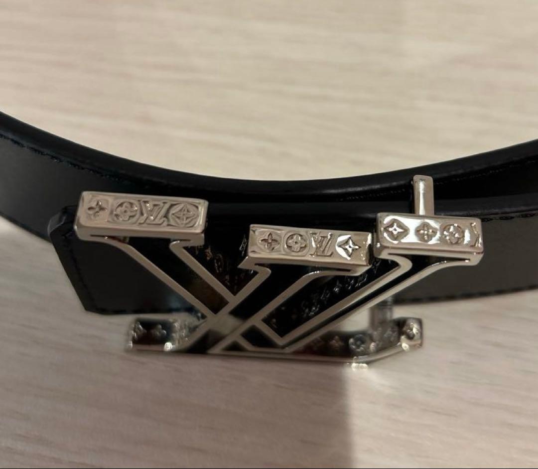 ルイヴィトン　新品ベルトLVバックル　リバーシブル　ホワイト　ブラック