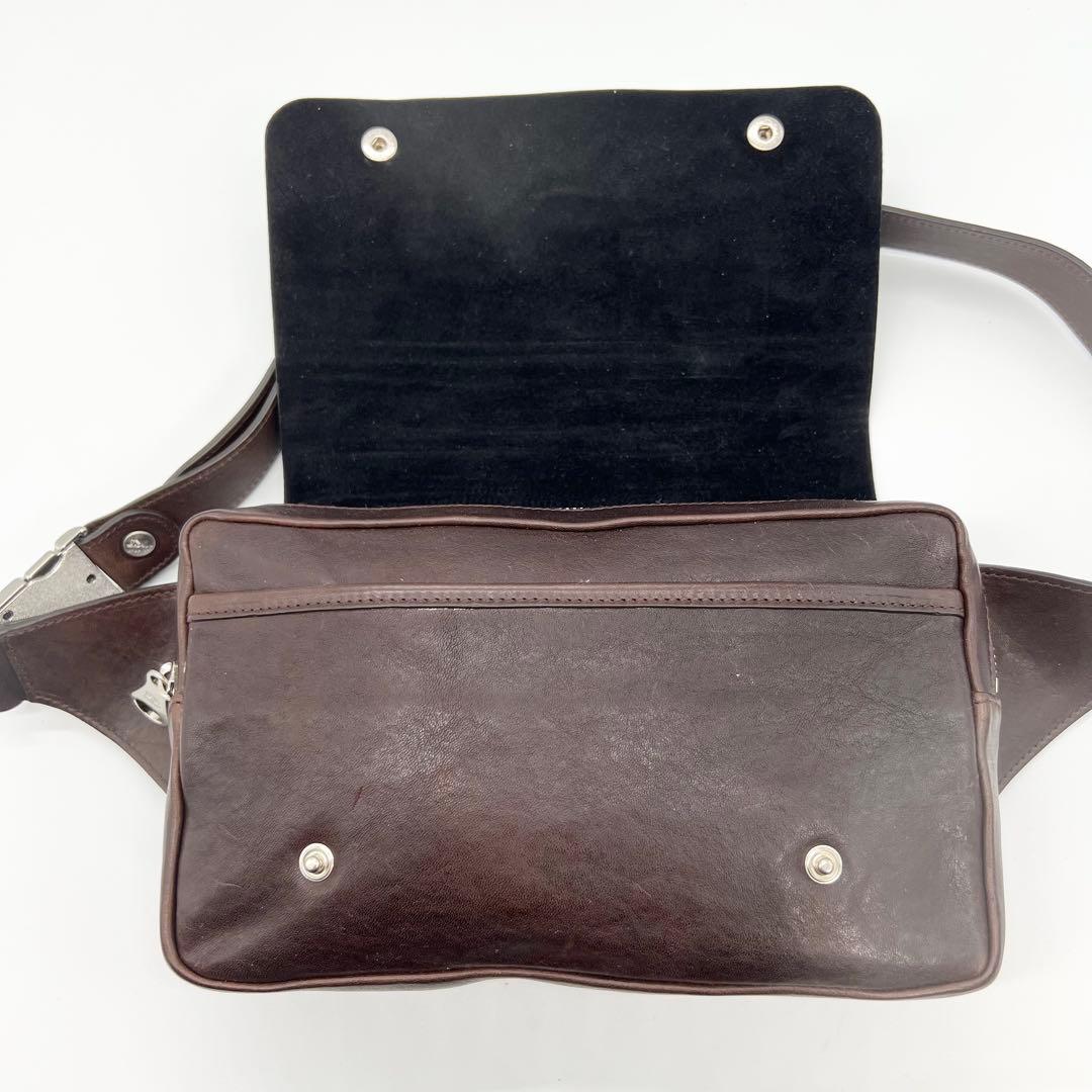 【現行モデル✨美品】イルビゾンテ　ボディバッグ　メタルバックル　レザー　濃茶