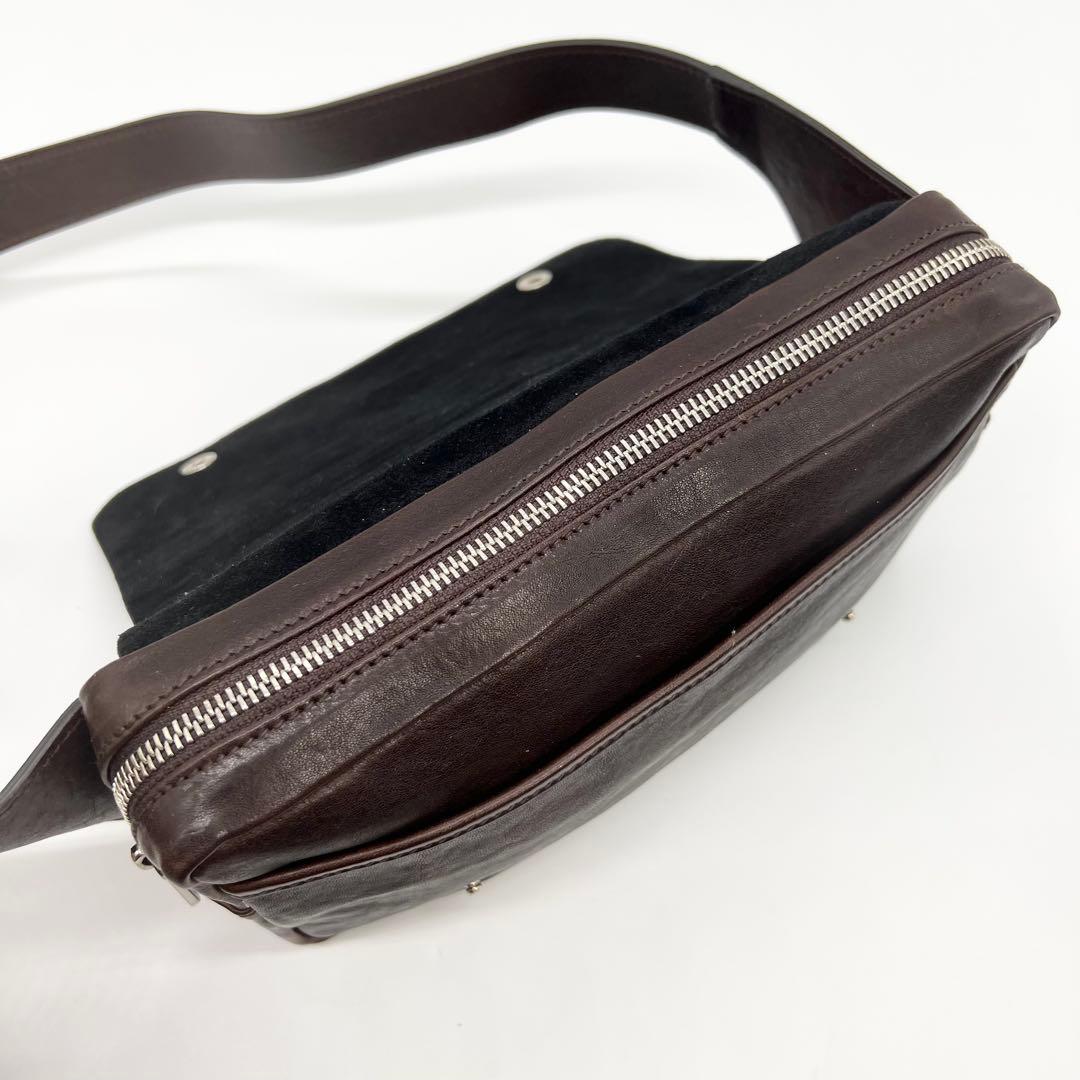 【現行モデル✨美品】イルビゾンテ　ボディバッグ　メタルバックル　レザー　濃茶