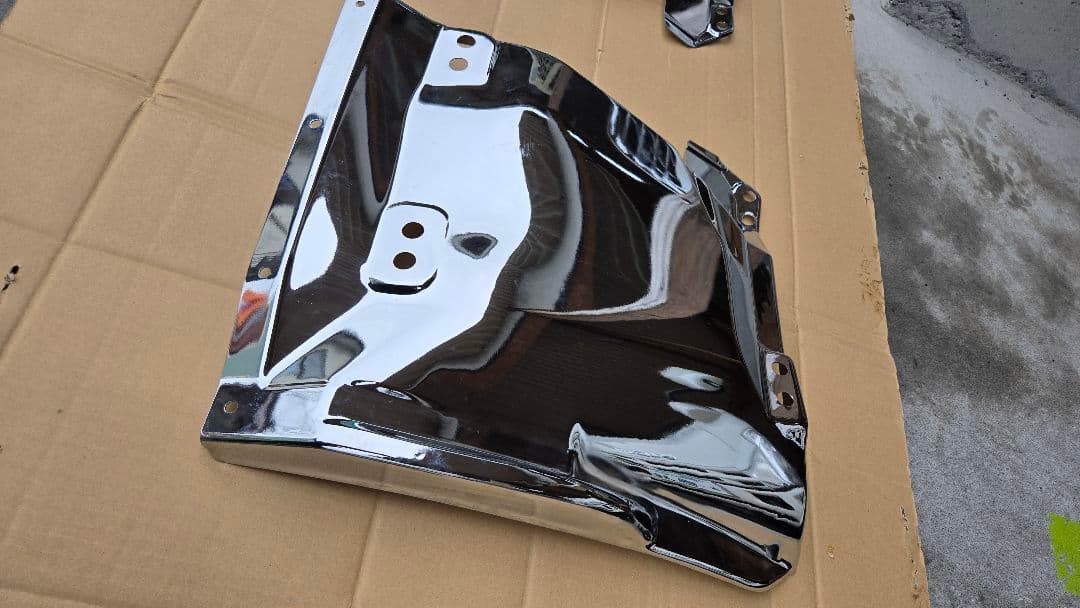 07エルフ標準、ローキャブ用フロント泥よけメッキ(ダンプ用前期用）