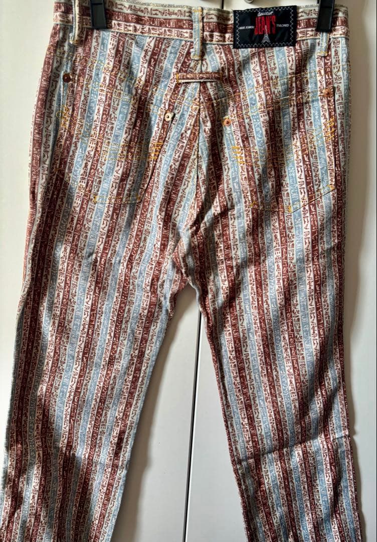 珍品！ゴルチエ・ヒエログリフ柄ジーンズ