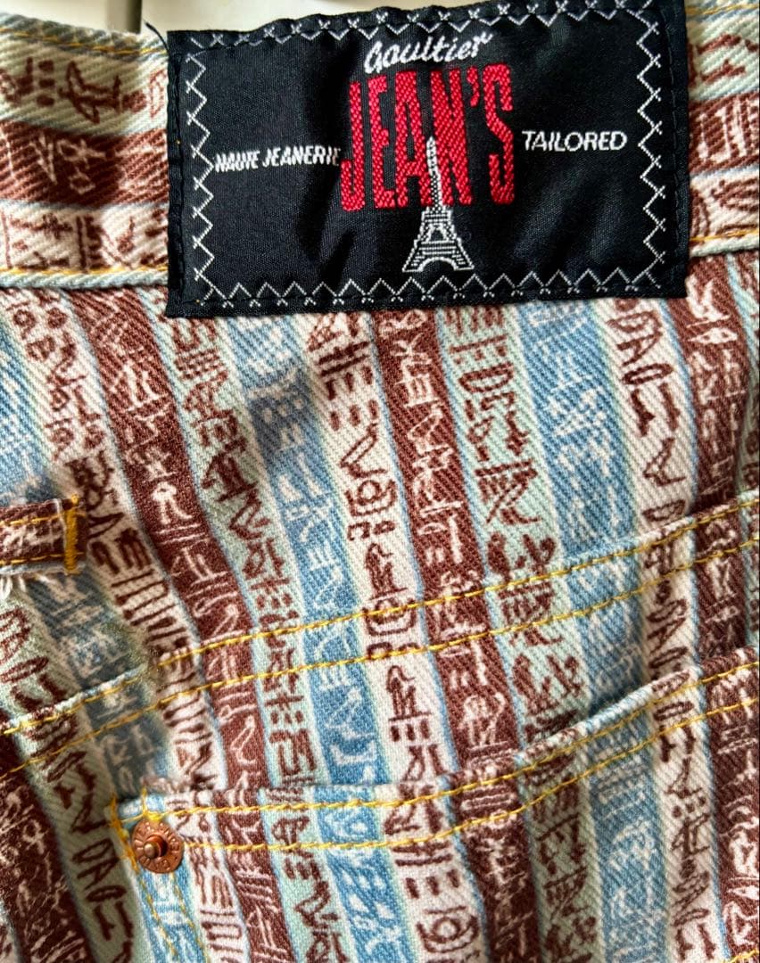 珍品！ゴルチエ・ヒエログリフ柄ジーンズ