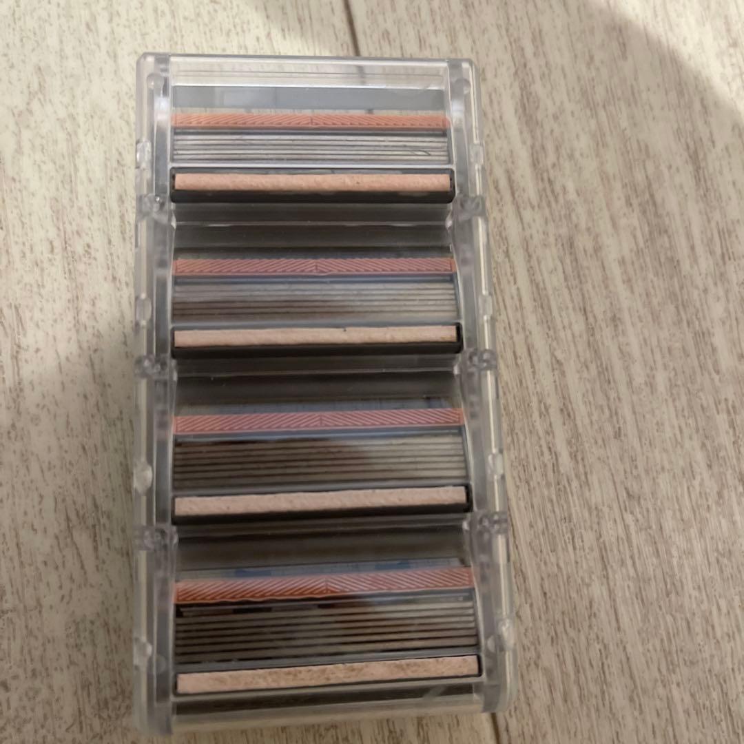 レディース剃刀 替え刃 10個入り 透明ケース付き