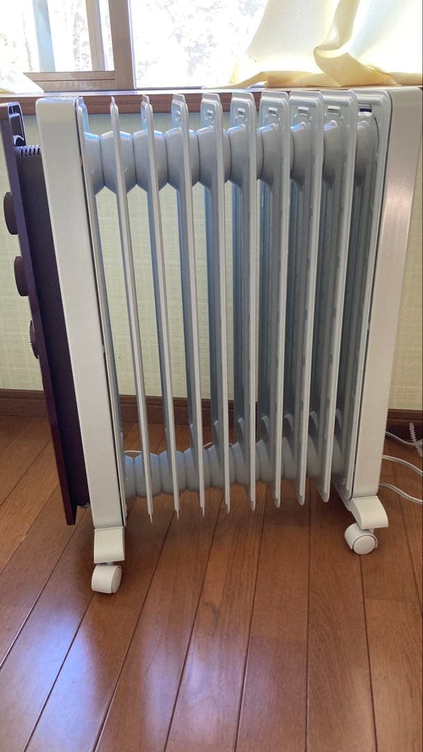 【最終値下】デロンギ オイルヒーター ヴェルティカルド