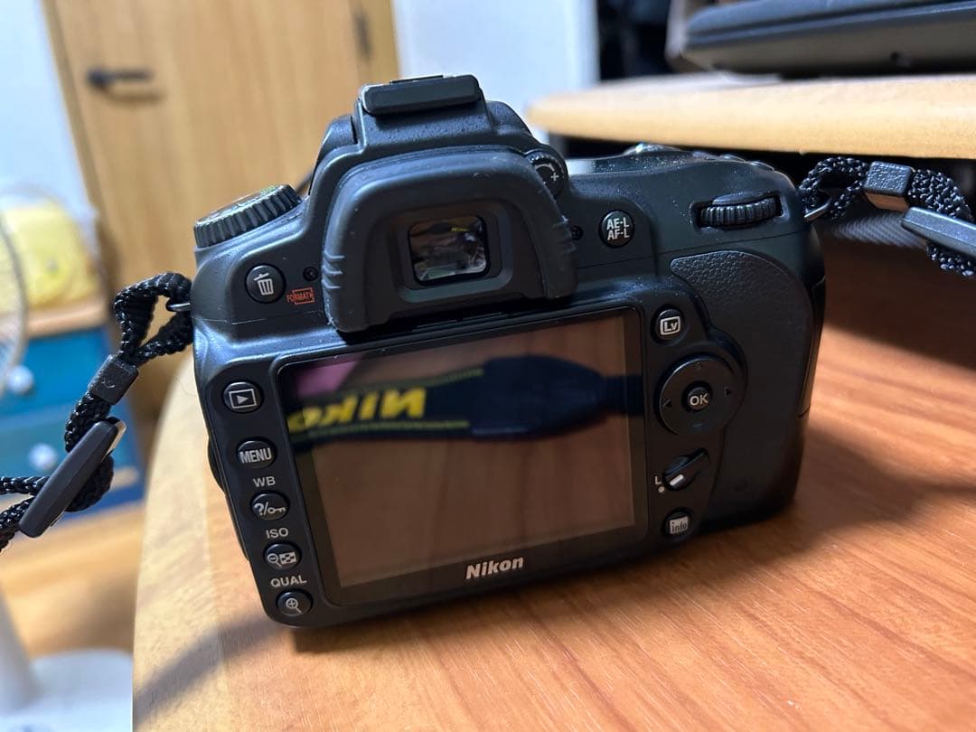 Nikon D90と18-200mmレンズのセット