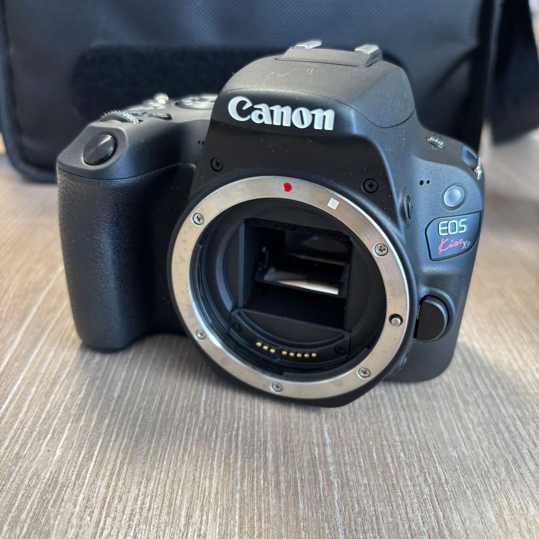 Canon EOS Kiss X9 本体＋Kiss X5 レンズ×2