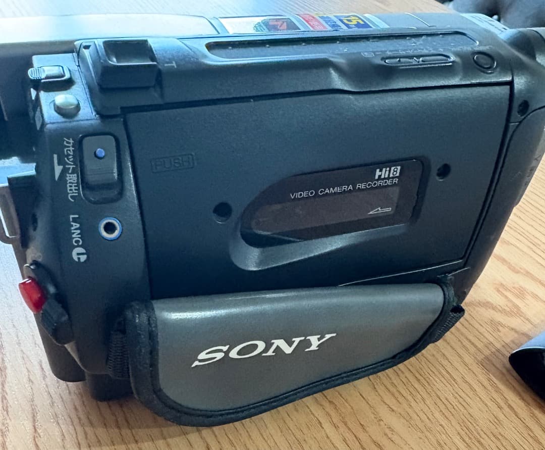 SONY ソニー　CCD-TRV66K　ハイエイトビデオカメラ　Hi8方式