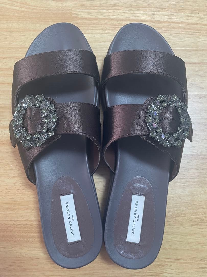UNITED ARROWS サテンビジューサンダル