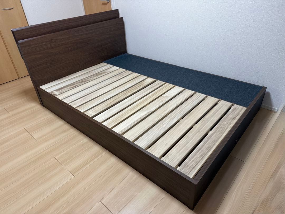 シモンズ ベッドフレームのみ ダブル 引き出し収納&コンセント付き
