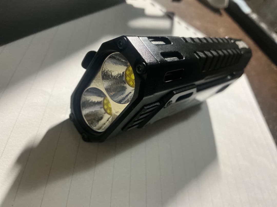 Nitecore EDC37 8000ルーメン