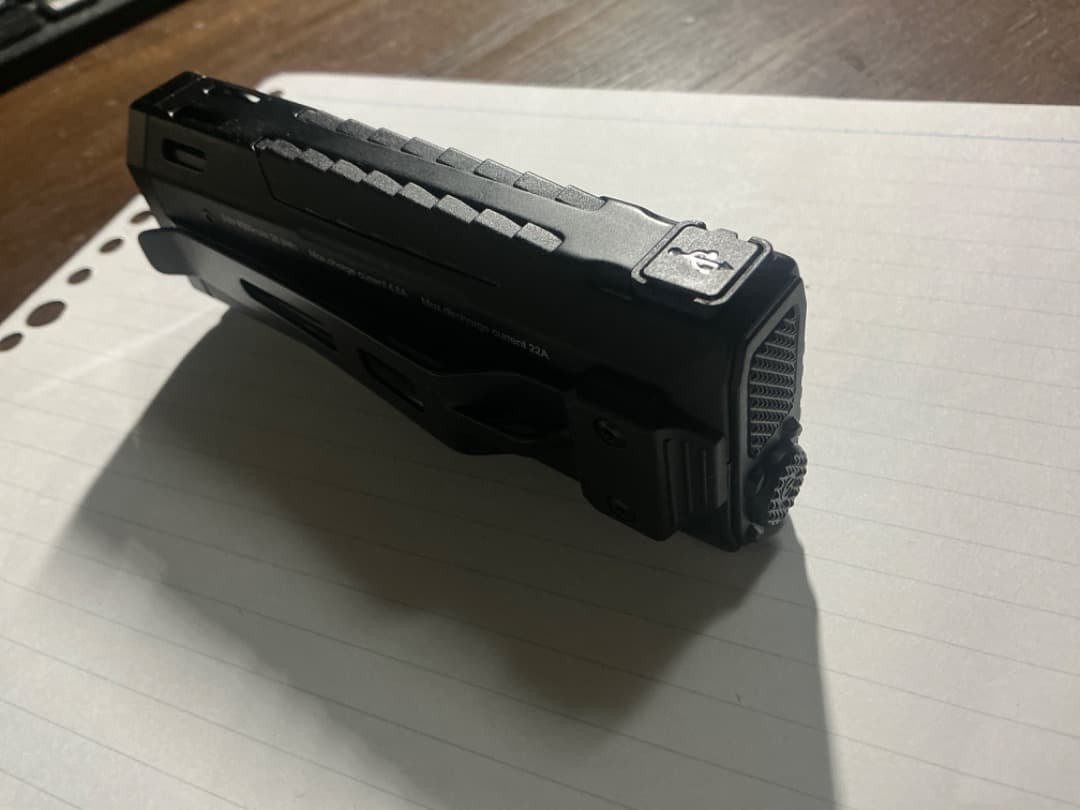 Nitecore EDC37 8000ルーメン