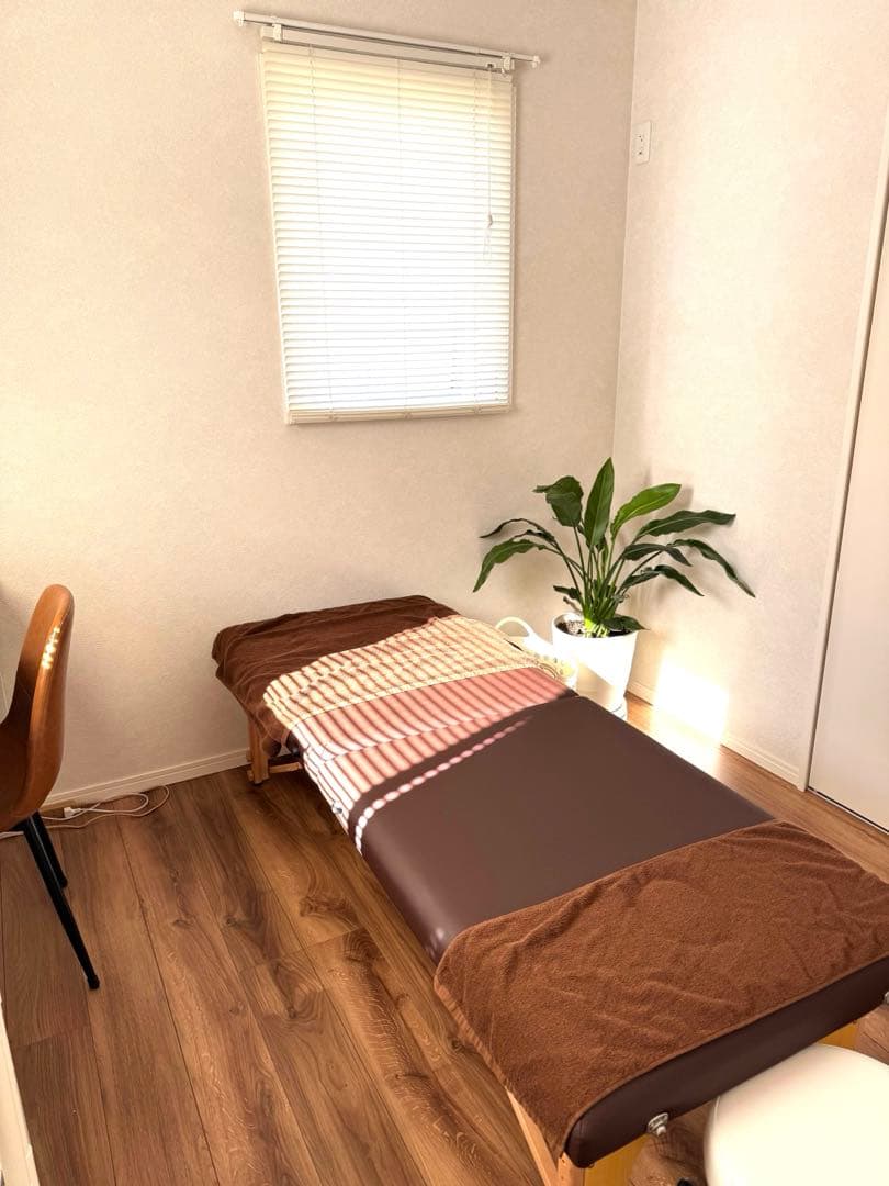 【美品セット】折りたたみエステベッド＆丸椅子　ほぼ未使用