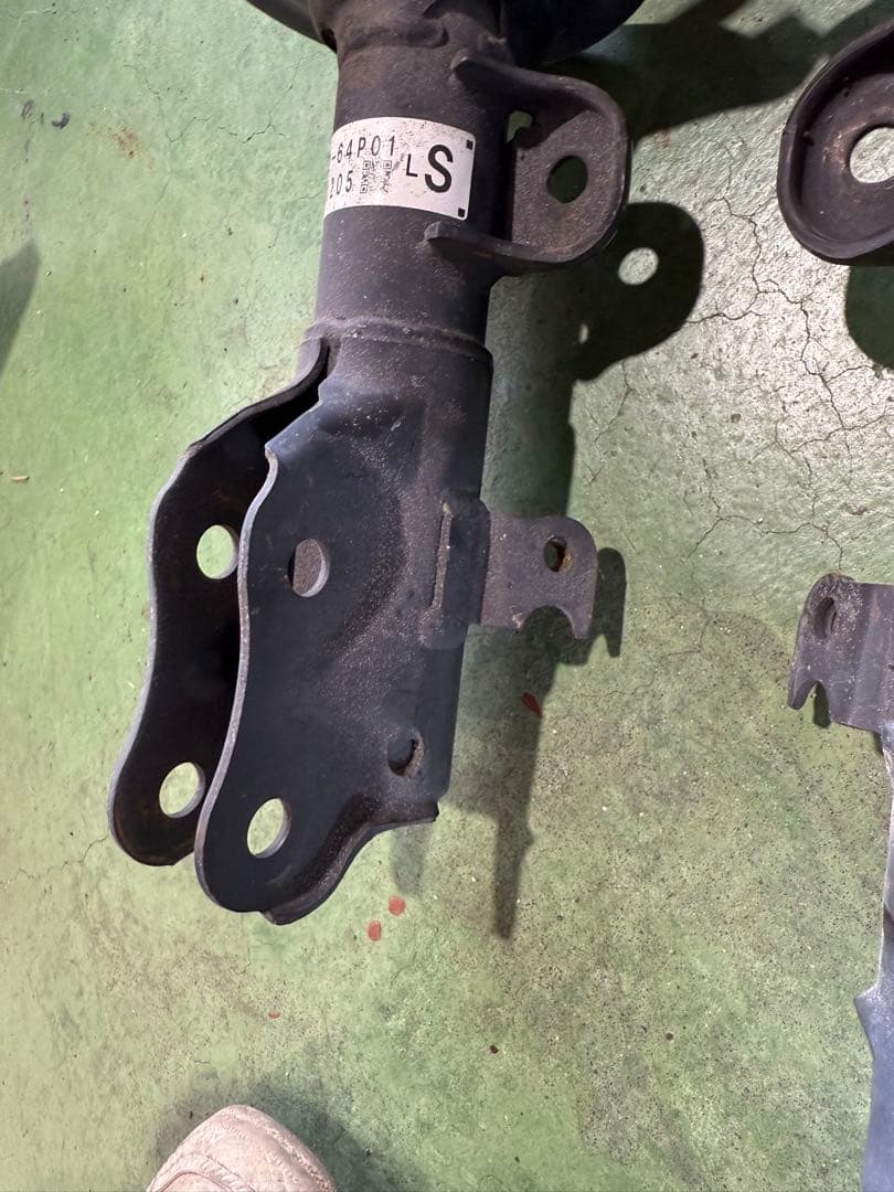 Da17エブリー純正フロントサス