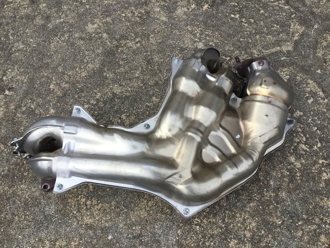 まーくん 様よう　ZN6 86 後期型 純正エキマニ 触媒