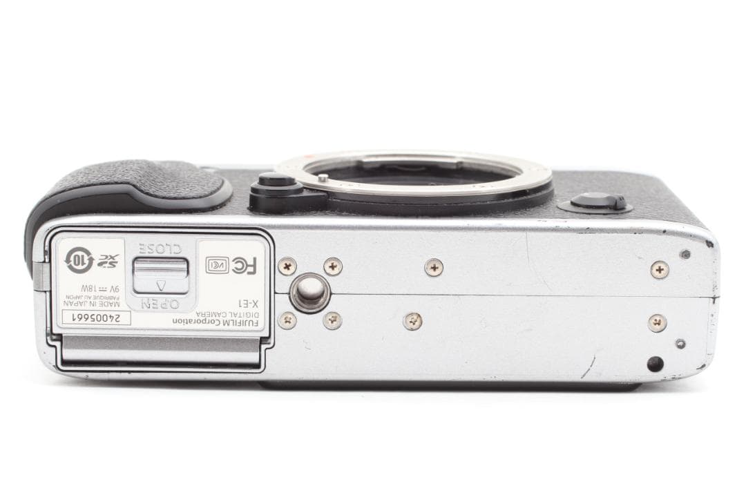 FUJIFILM X-E1 シルバー ミラーレスデジタルカメラ ボディ 訳あり