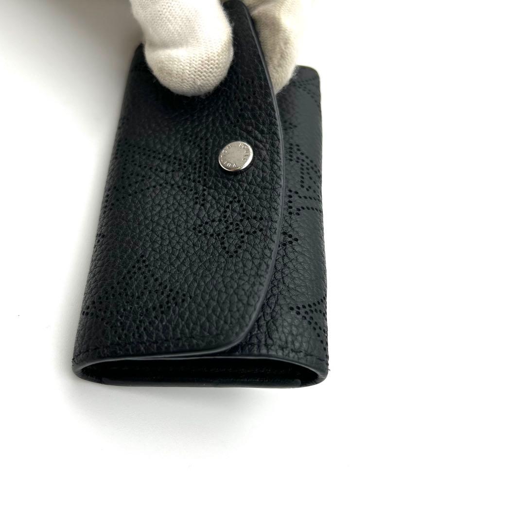 LOUIS VUITTON ヴィトン マヒナ 4連キーケース パンチング レザー