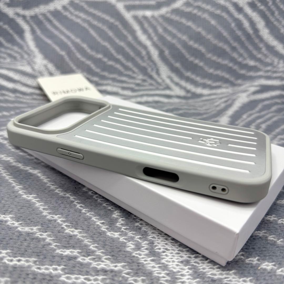 新品/未使用 RIMOWA リモワ iPhone17promxs ケースシルバー